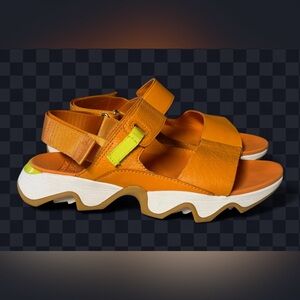 EUC Ladies Sorel Kinetic Impact II Sling Low Sandals Orange & White SZ 8.5